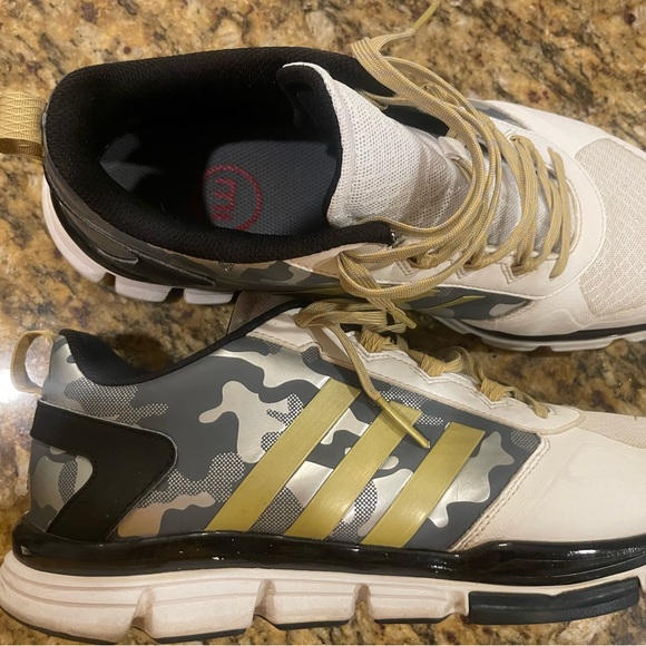 Adidas running shoes - Picture 2 of 4